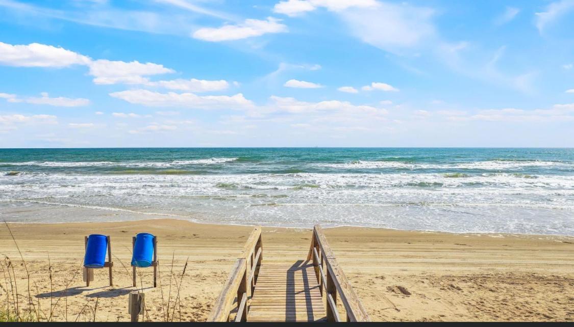 Beachfront Retreat! 3 Steps To Walkover! Surfside Beach Exterior photo